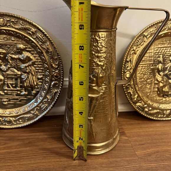 3 piece Brass pitcher set with 2 plates - Picture 8 of 9